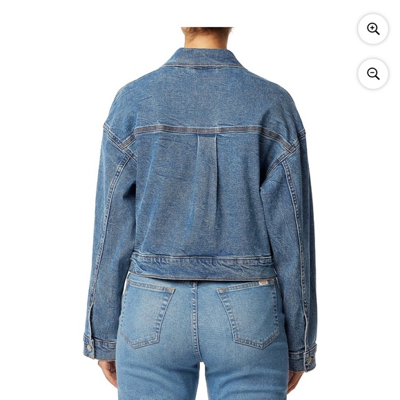 Levi Strauss Signature Women's Relaxed
Trucker Jacket - Picture 2 of 6